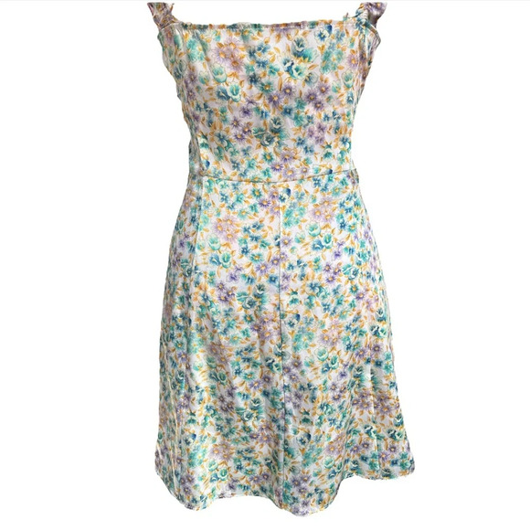 Zara satin effect ruffle strap button down floral dress. Size M - Picture 15 of 15